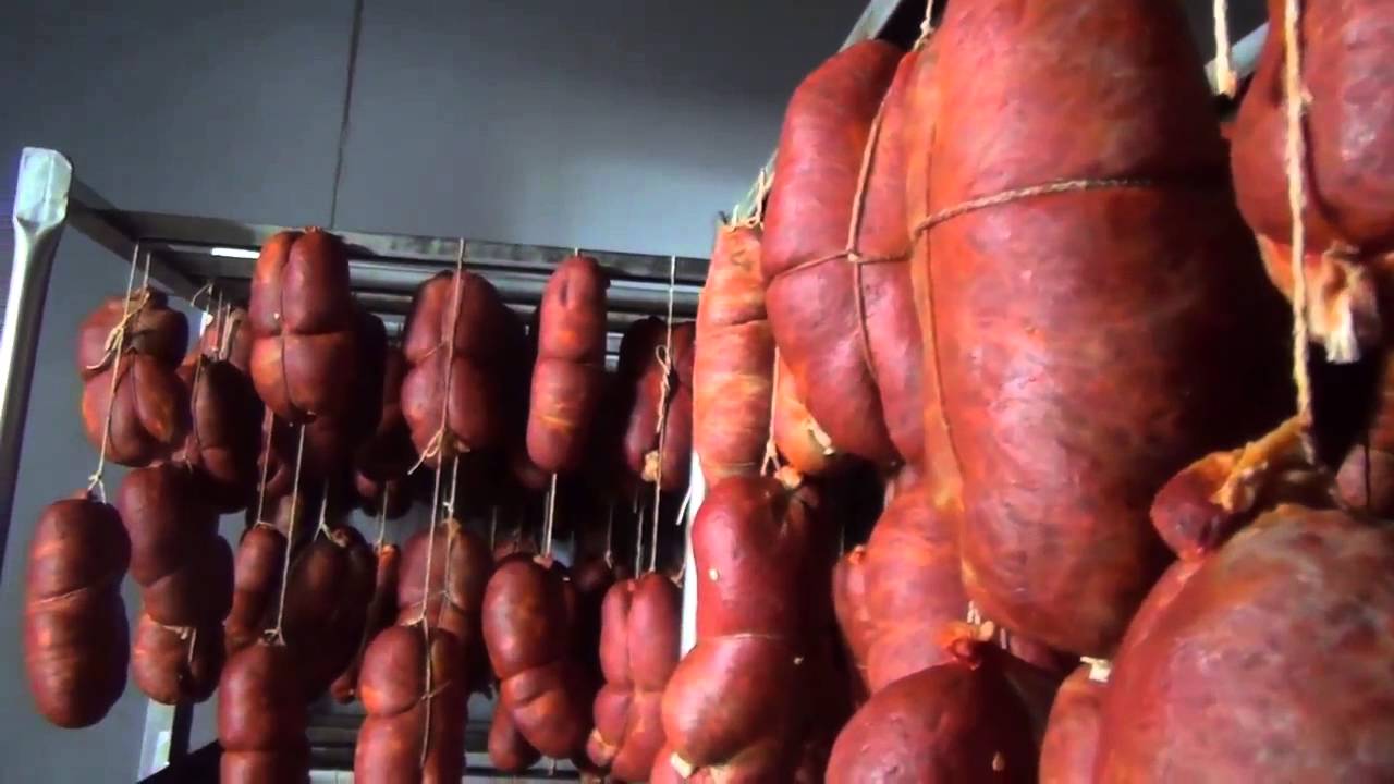 Preparazione tradizionale della Nduja calabrese